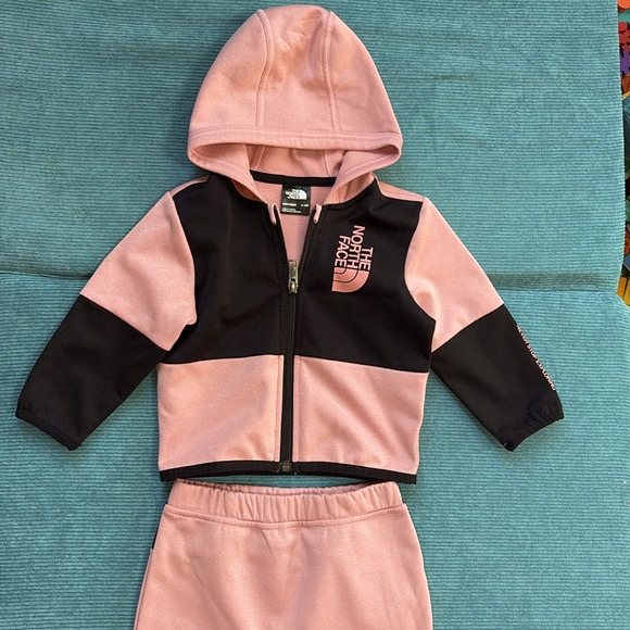 The North Face baby girl winter warm matching set 6-12M - Picture 1 of 8